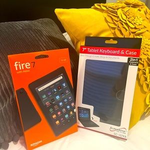 NEW fire 7 tablet with Alexa 16 Gb, includes NEW keyboard and Case